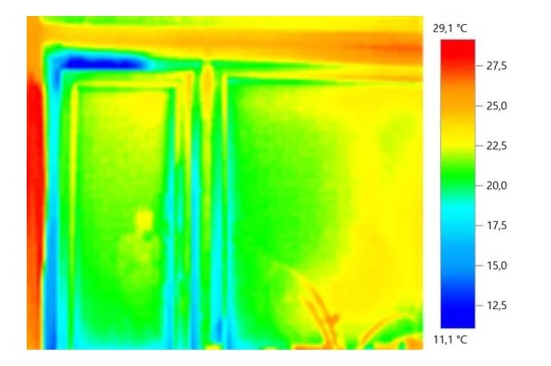 теплопотери через окна тепловизор. тепловизионная съемка с квадрокоптера. спектр теплового излучения тепловизора. тепловизор пятна. карта тепловизор.
